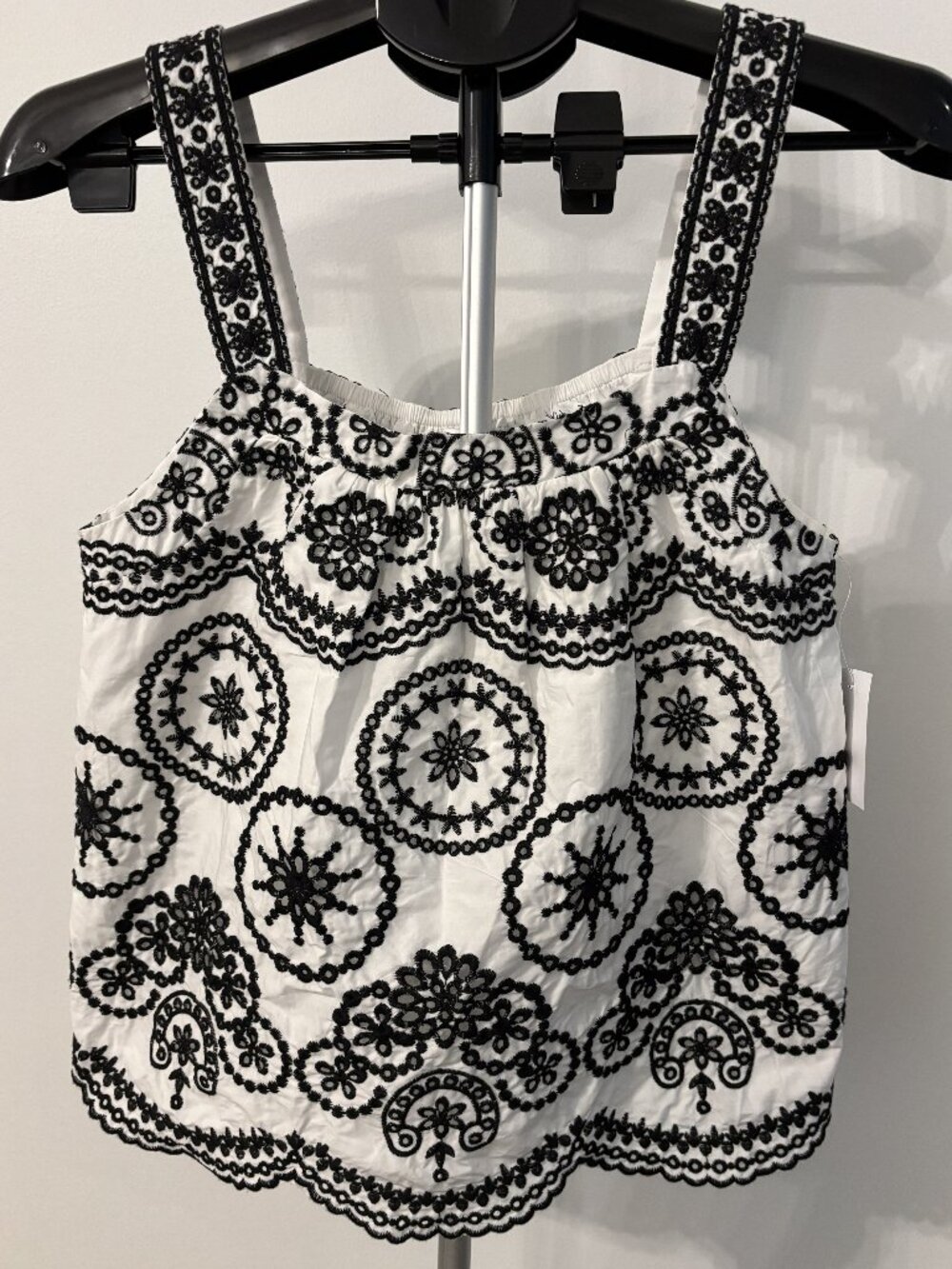 Design History Sleeveless Black & White Embroidered Top - New (S)